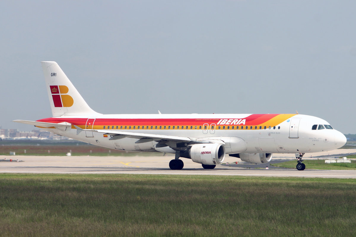 Iberia, EC-GRI, Airbus A320-211, msn: 177,  Delta del Ebro , 19.Mai 2005, FRA Frankfurt, Germany.