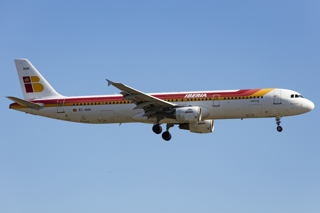 Iberia, EC-HUH, Airbus, A321-211, 20.09.2015, BCN, Barcelona, Spain 







