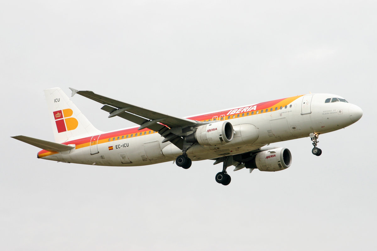 Iberia, EC-ICU, Airbus A320-211, msn: 303,  Hayedo de Tejera Negra , 16.August 2006, LHR London Heathrow, United Kingdom.