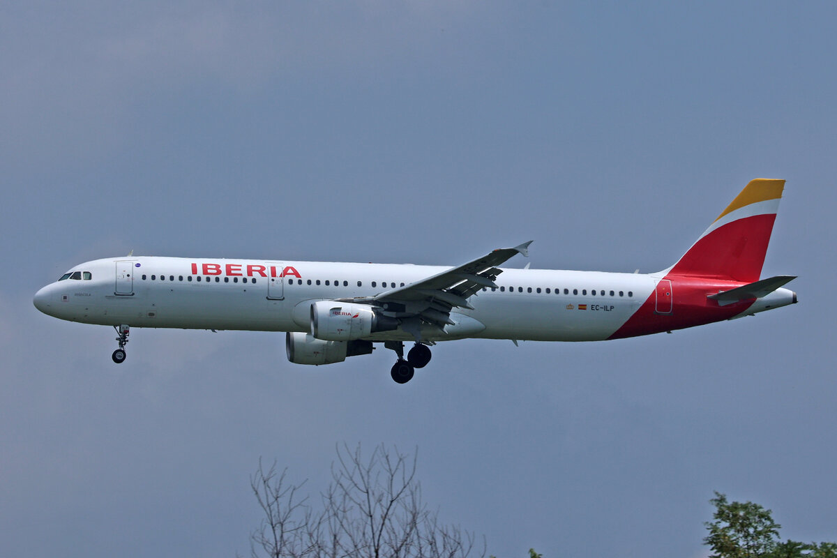 Iberia, EC-ILP, Airbus A321-211, msn: 1716, 13.Juli 2023, MXP Milano Malpensa, Italy.