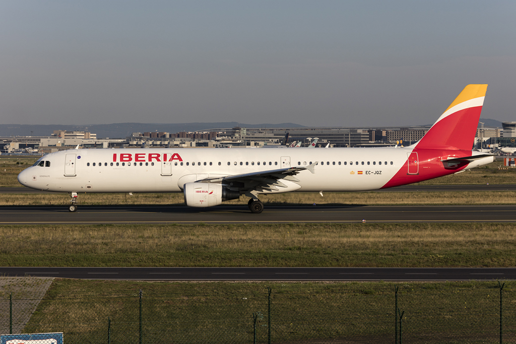 Iberia, EC-JQZ, Airbus, A321-211, 30.08.2015, FRA, Frankfurt, Germany 



