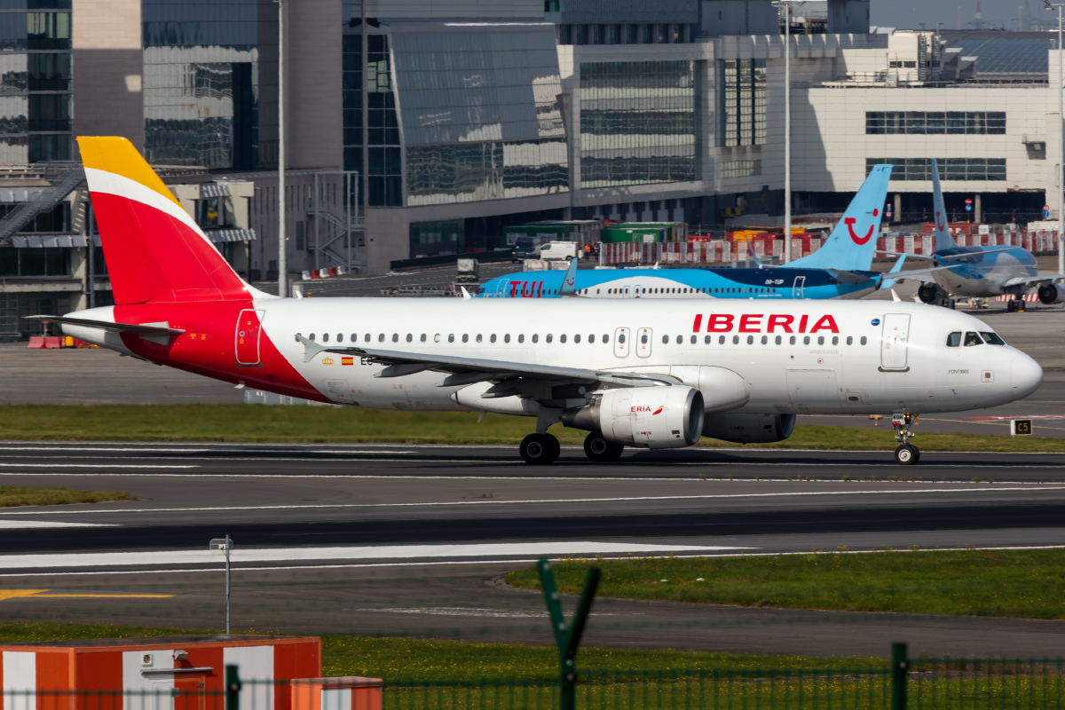 Iberia, EC-KOH, Airbus, A320-214, 21.09.2021, BRU, Brüssel, Belgium