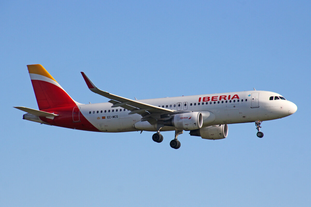 Iberia, EC-MCS, Airbus A320-214, msn: 6244,  Playa De Los Lances , 23.Oktober 2021, ZRH Zürich, Switzerland.