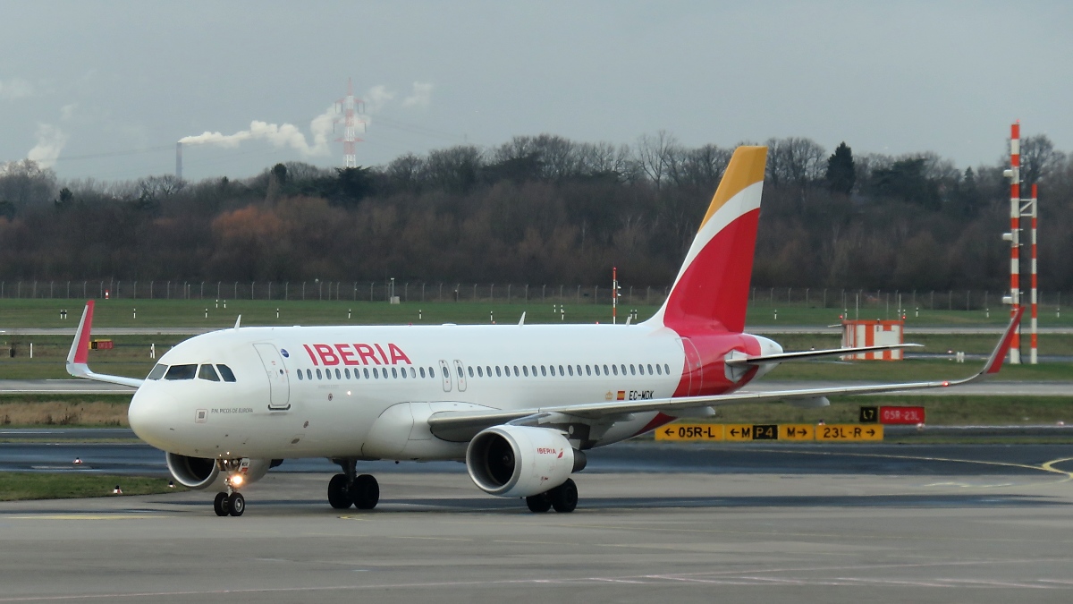 Iberia EC-MDK - Airbus A320-214 - in Düsseldorf, 1.2.2018