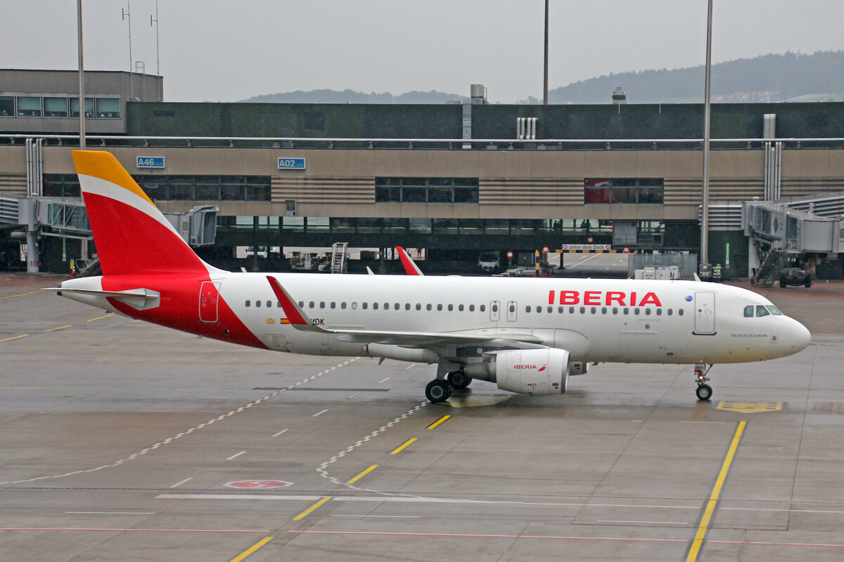 Iberia, EC-MDK, Airbus A320-214, msn: 6328,  P.N. Picos De Europa , 26.September 2021, ZRH Zürich, Switzerland.