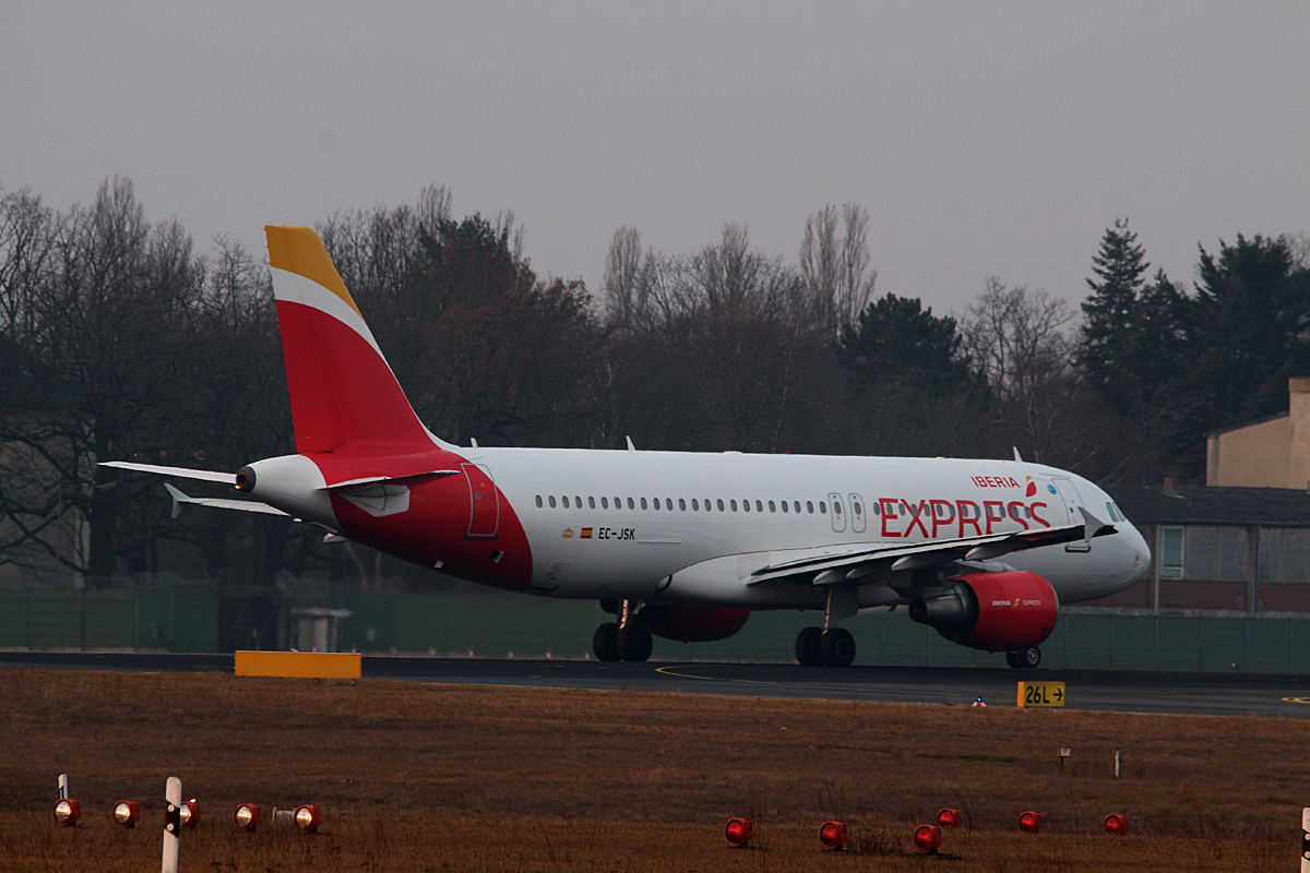 Iberia Express, Airbus A 320-214, EC-JSK, TXL, 19.02.2017