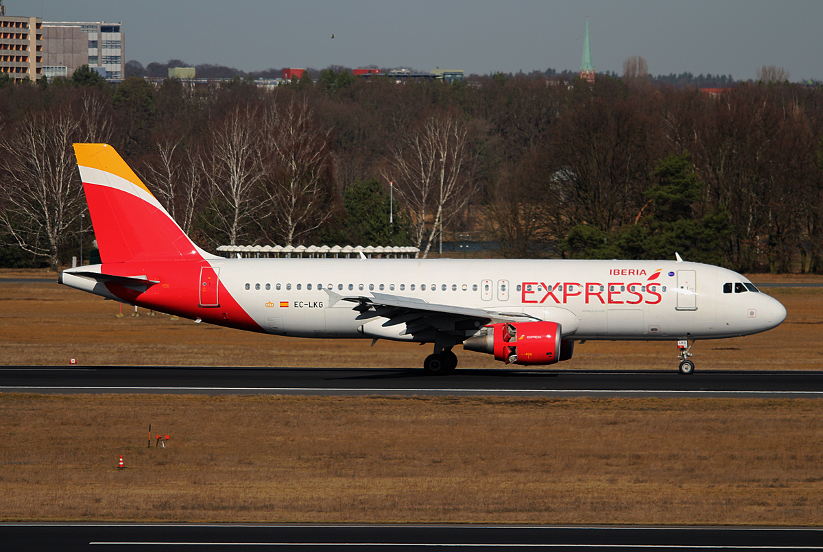 Iberia Express, Airbus A 320-214, EC-LKG, TXL, 04.03.2017