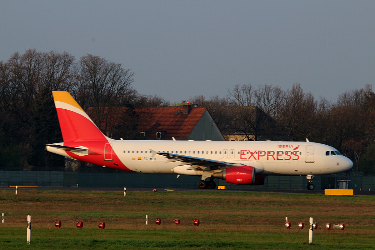 Iberia Express, Airbus A 320214, ECMEH, TXL, 02.04.2017 Flugzeug
