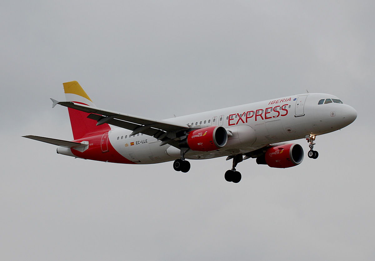 Iberia Express, Airbus A 320-214, EC-LLE, TXL, 02.03.2019