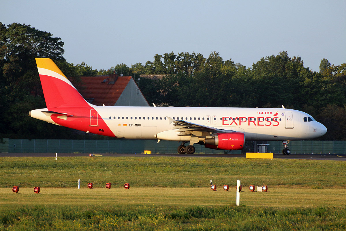 Iberia Express, Airbus A 320-214, EC-MBU, TXL, 19.09.2019