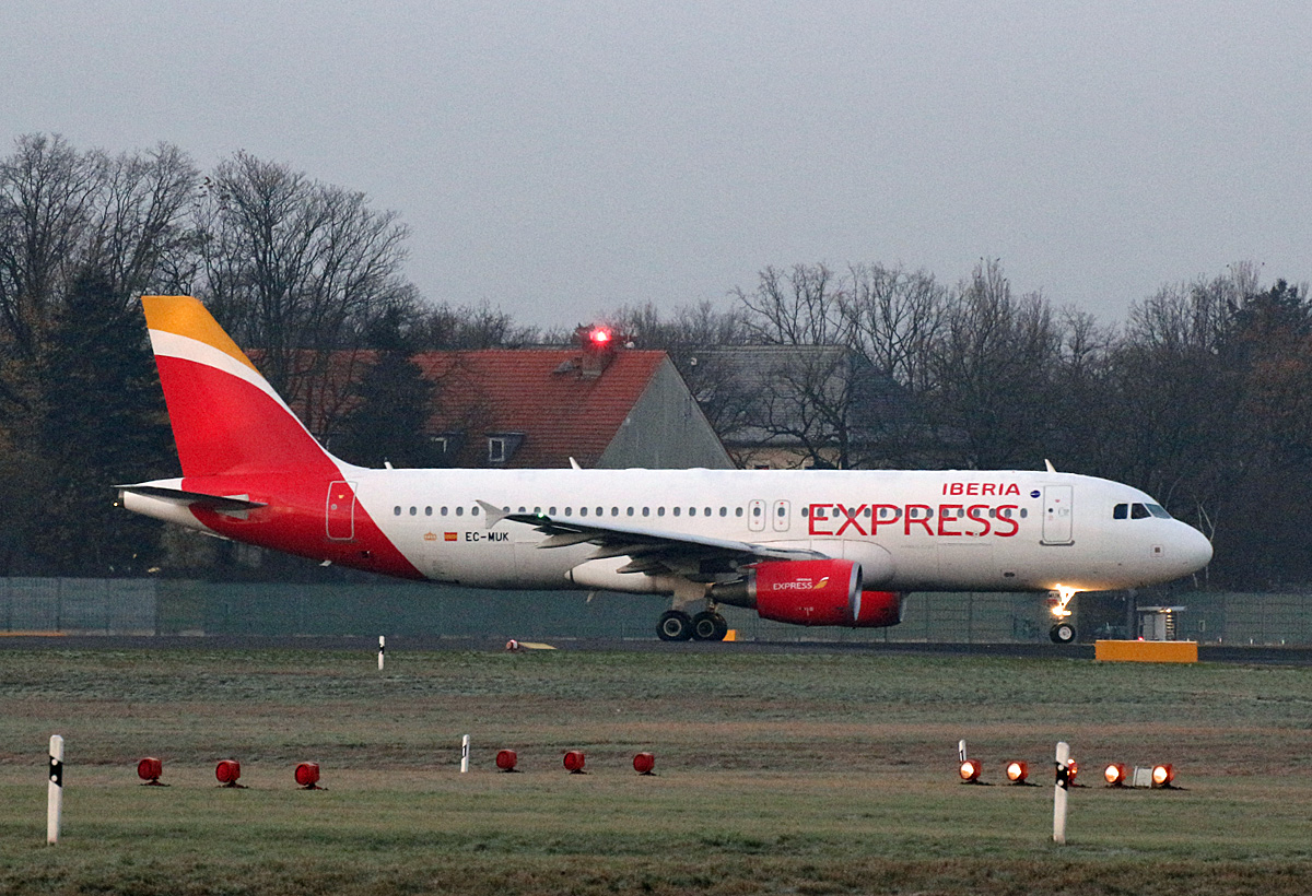Iberia Express, Airbus A 320-214, EC-MUK, TXL, 30.11.2019