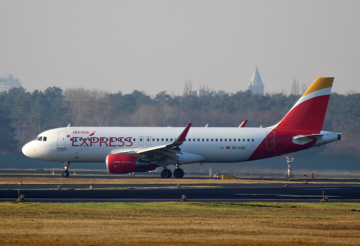 Iberia Express, Airbus A 320-216, EC-LUS, TXL, 20.12.2019