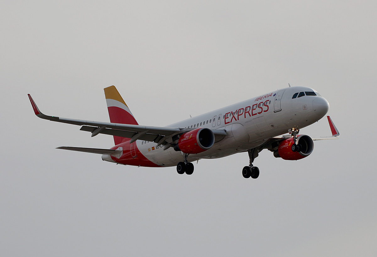 Iberia Express, Airbus A 320-216, EC-LYM, TXL, 15.02.2020