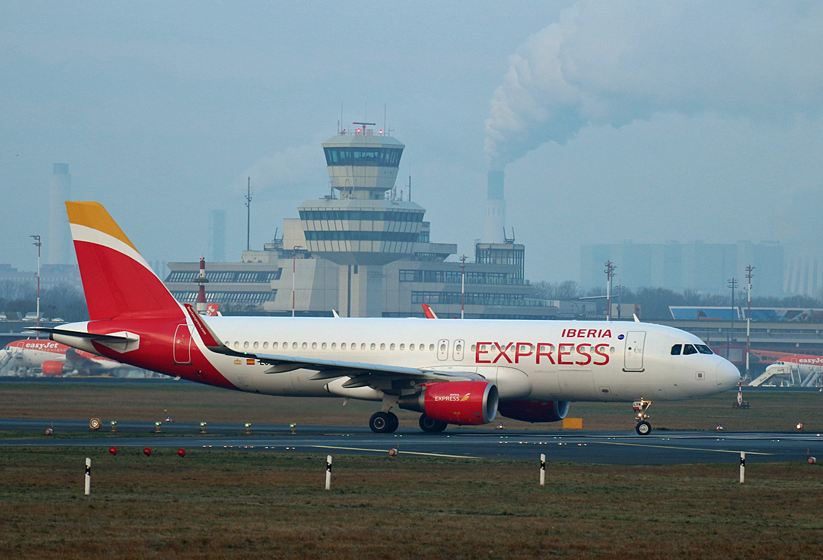 Iberia Express, Airbus A 320-216, EC-LYM, TXL, 05.03.2020
