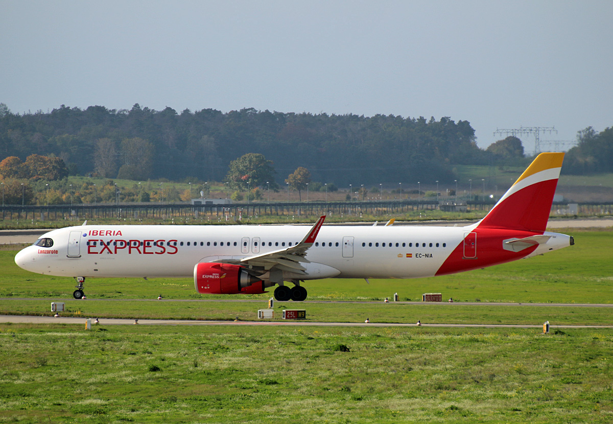 Iberia Express, Airbus A 321-251NX, EC-NIA, BER, 08.10.2022