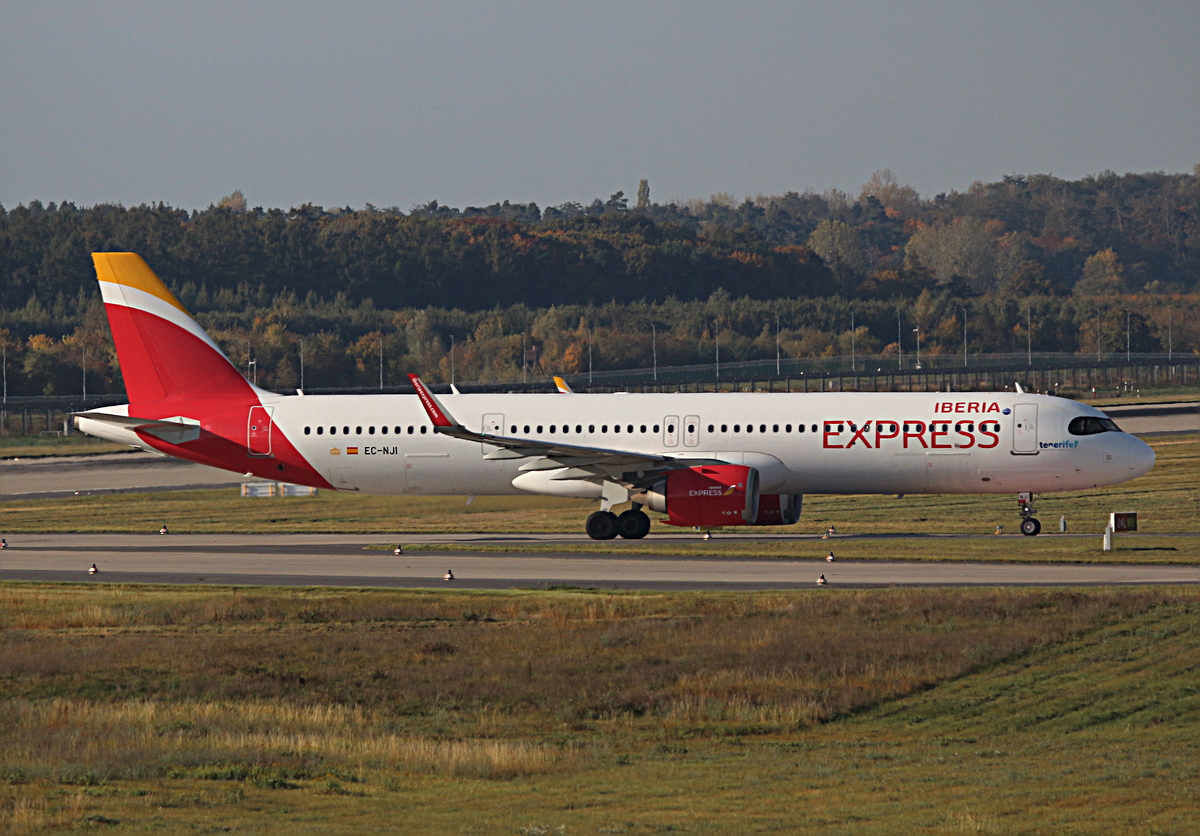 Iberia Express, Airbus A 321-251NX, EC-NJI, BER, 19.10.2025