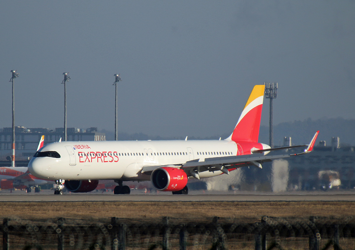 Iberia Express, Airbus A 321-271NX, EC-OOC, BER, 28.01.2024
