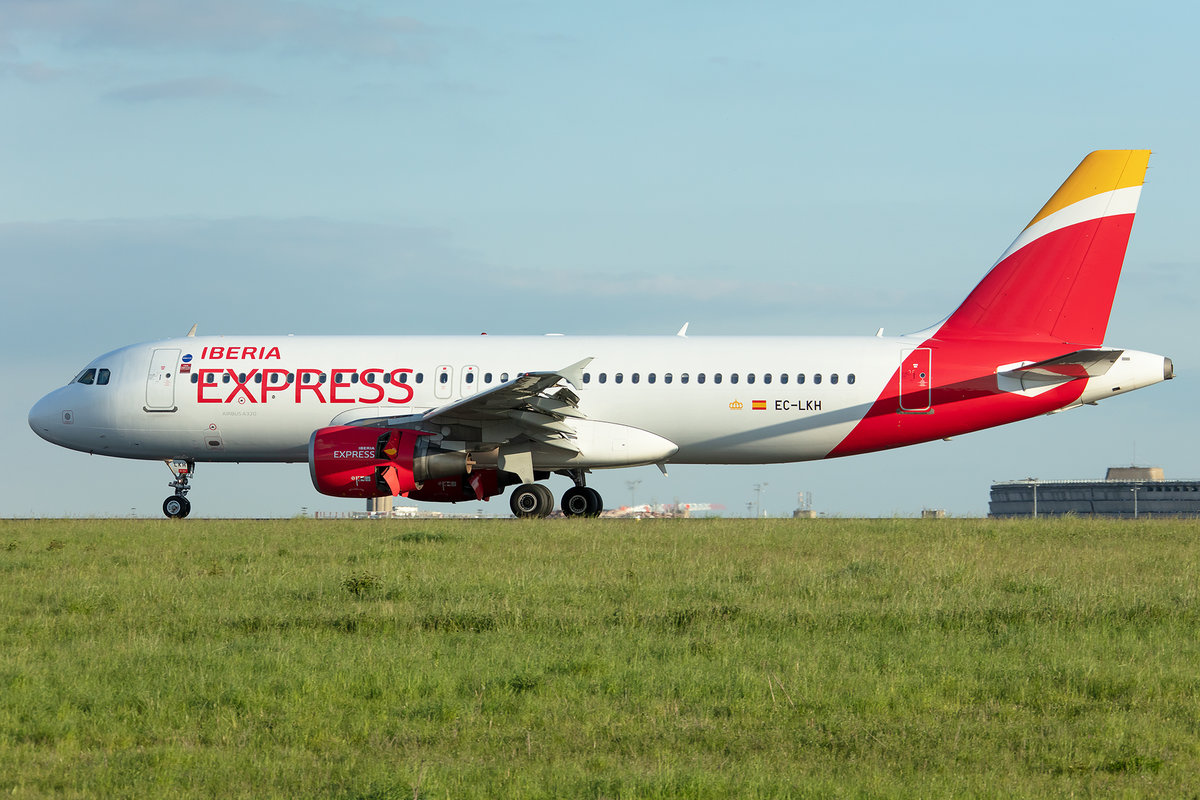 Iberia Express, EC-LKH, Airbus, A320-214, 12.05.2019, CDG, Paris, France




