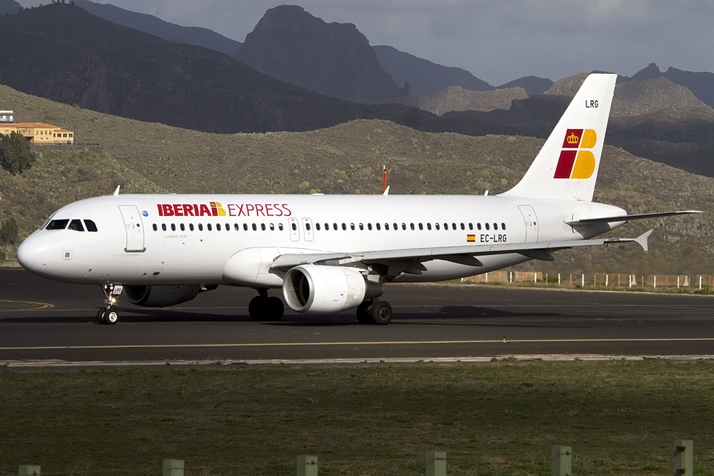 Iberia Express, EC-LRG, Airbus, A320-214, 18.11.2013, TFN, Teneriffa-Nord, Spain



