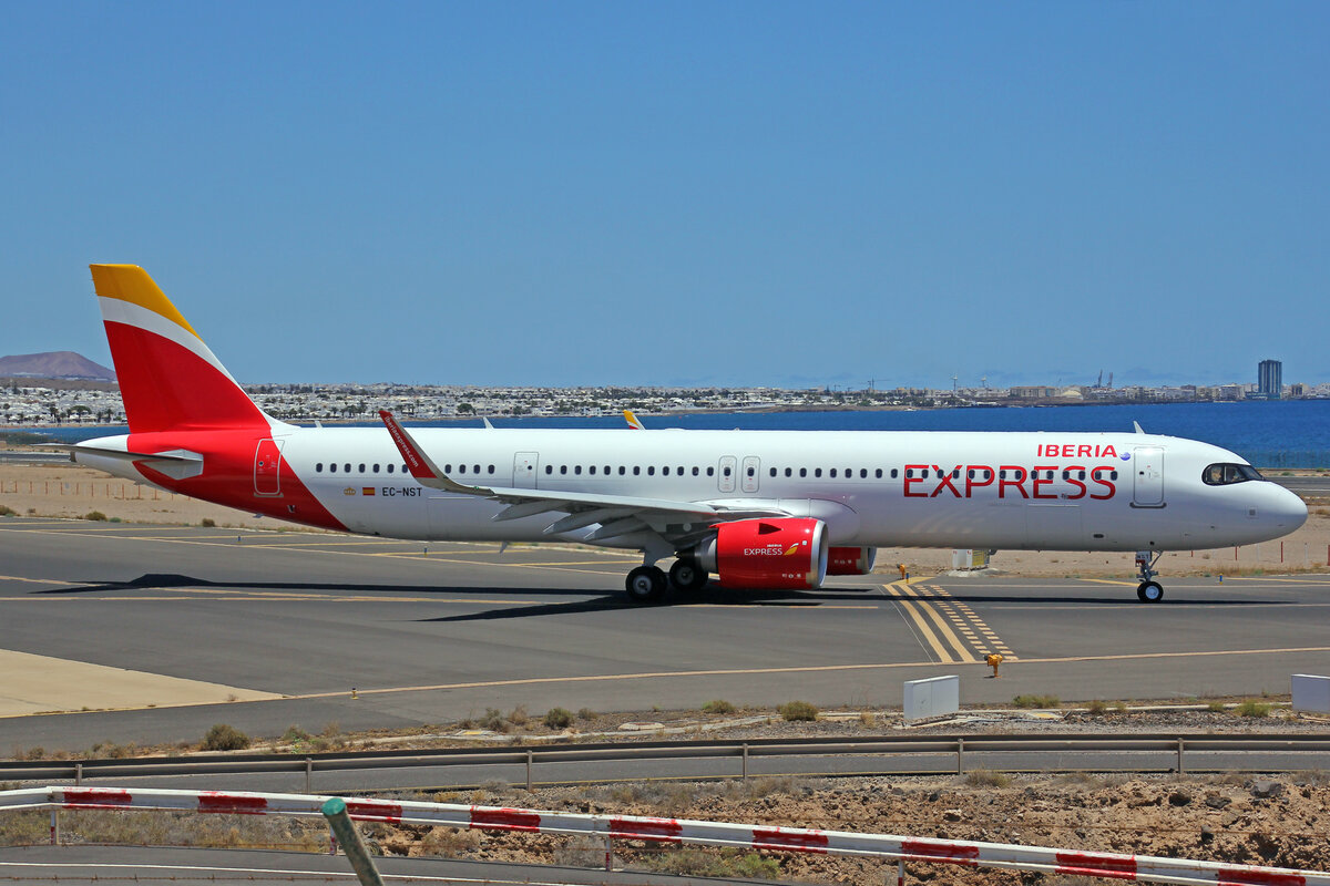 Iberia Express, EC-NST, Airbus A321-251NX, msn: 10991, 30.Mai 2022, ACE Lanzarote, Spain.