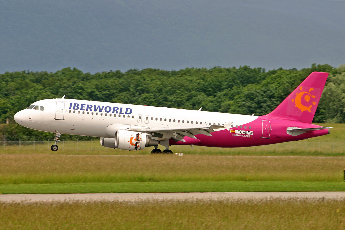 Iberworld, EC-KEN, Airbus A320-214, msn: 1597, 11.Juni 2008, GVA Genève, Switzerland.