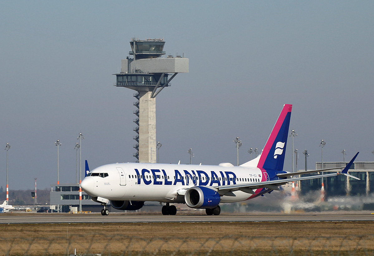 Icelandai, Boeing B 737 MAX 8, TF-ICI, BER, 22.02.2025