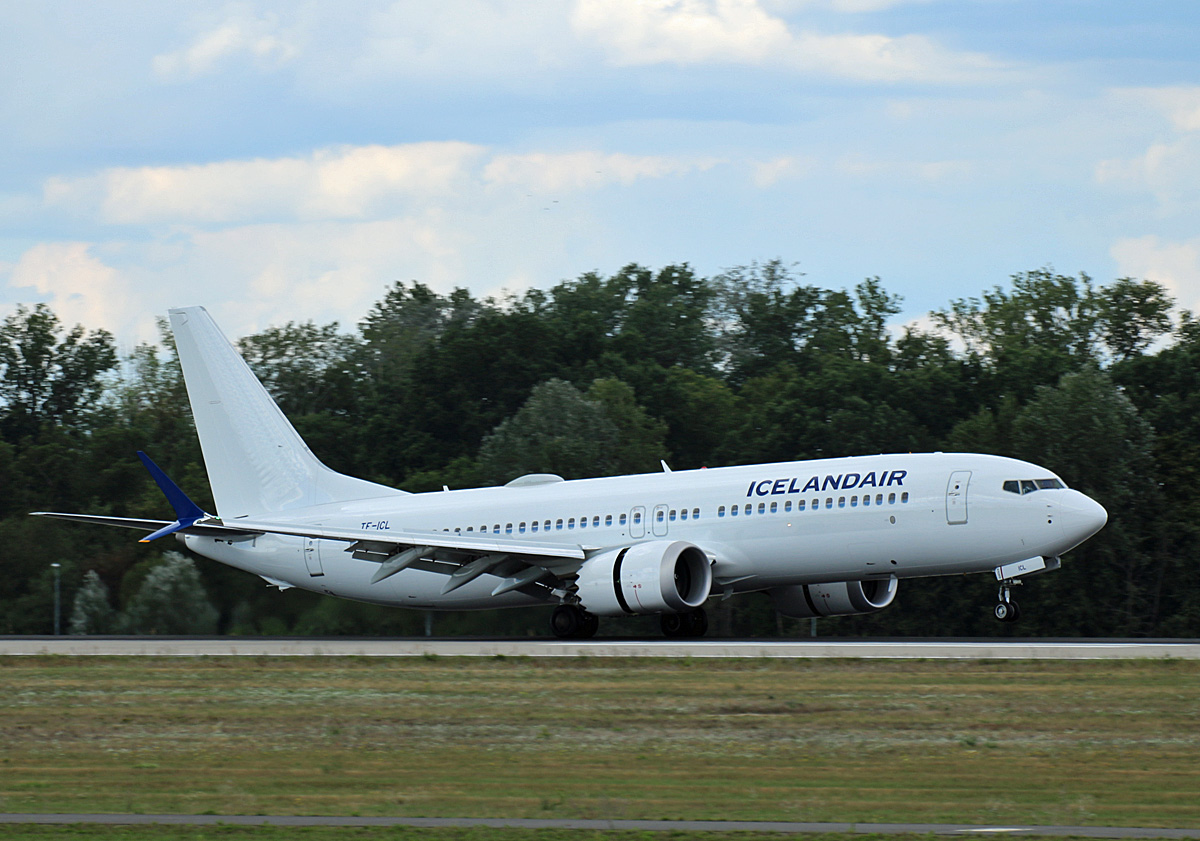 Icelandair, Boeing B 737 MAX 8, TF-ICL, BER, 02.09.2022