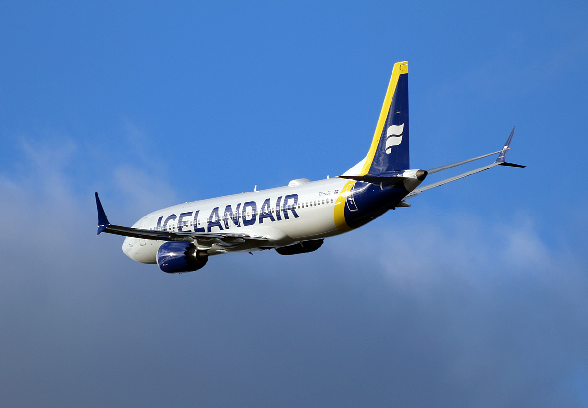 Icelandair, Boeing B 737 MAX 8, TF-ICY, BER, 26.11.2023