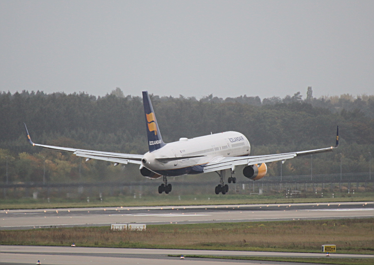 Icelandair, Boeing B 757-208, TF-FIP, BER, 10.10.2025