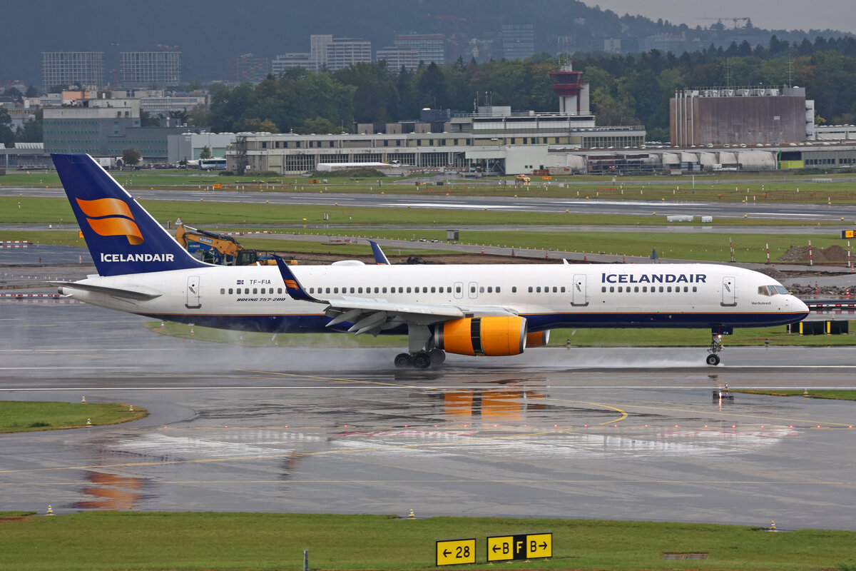 Icelandair, TF-FIA, Boeing B757-256, msn: 29310/938,  Herdubreid , 14.Oktober 2023, ZRH Zürich, Switzerland.