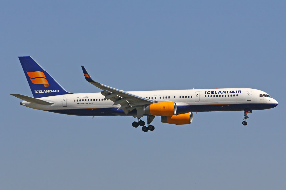 Icelandair, TF-ISK, Boeing 757-223, msn: 24606/379,  Eldfell , 07.April 2018, ZRH Zürich, Switzerland.