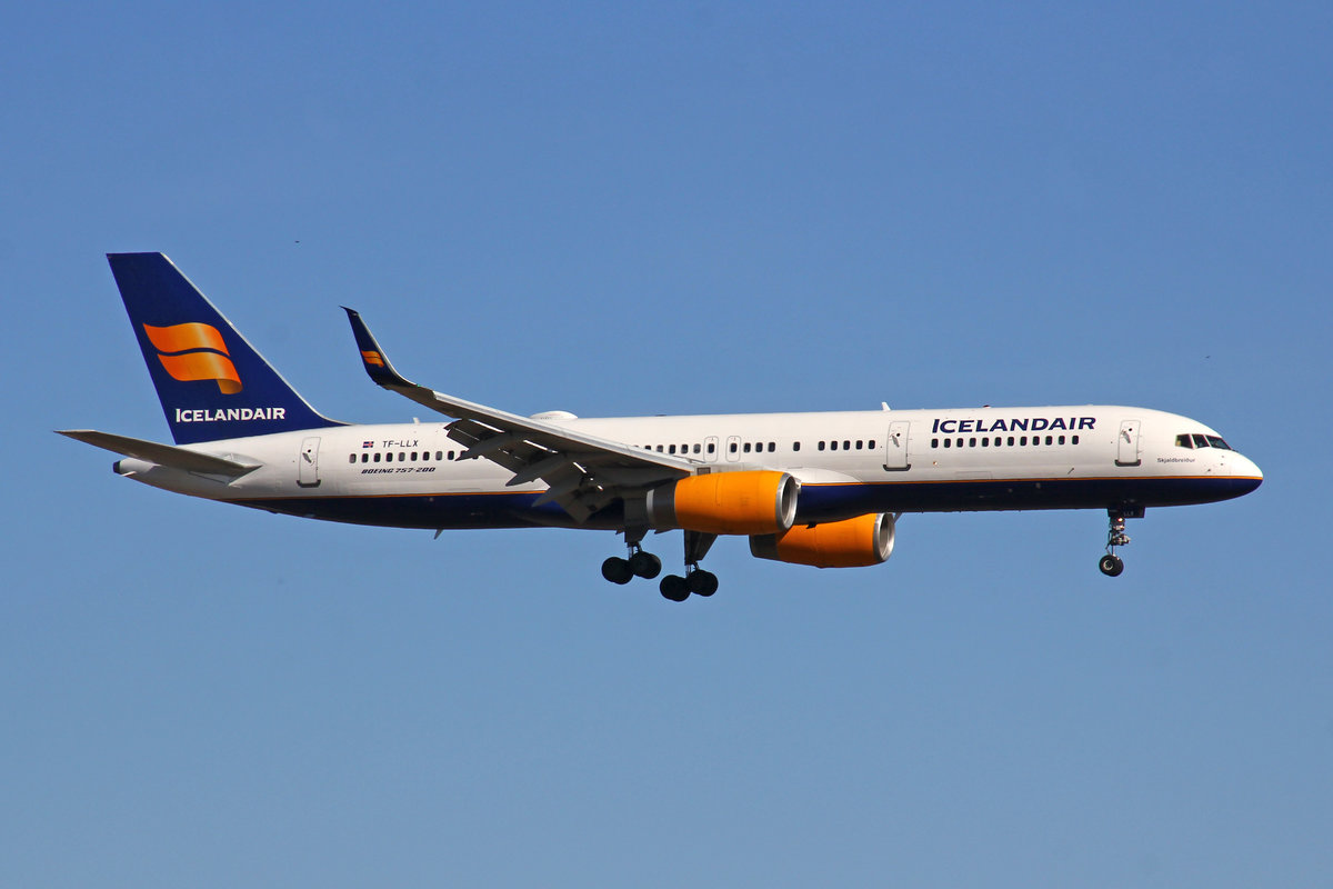 Icelandair, TF-LLX, Boeing 757-256, msn: 29311/940, 24.Februar 2019, ZRH Zürich, Switzerland.