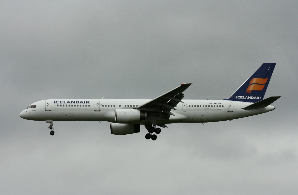 Icelandair,TF-FIW,(c/n 24838),Boeing 757-27B,23.07.2015,HAM-EDDH,Hamburg,Germany