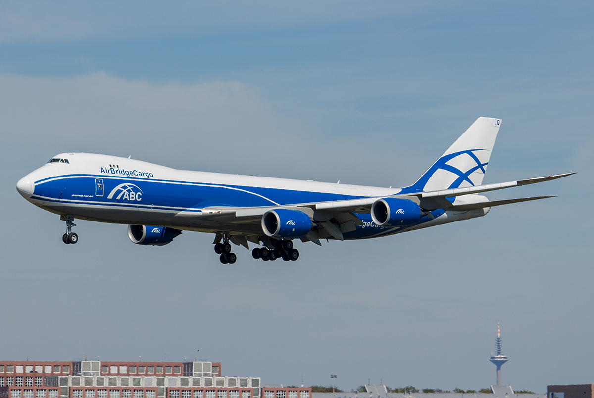 Im Landeanflug auf den Flughafen Frankfurt. Aufgenommen am 17 April.
Air Bridge Cargo - Boeing 747-8F - VQ-BLQ