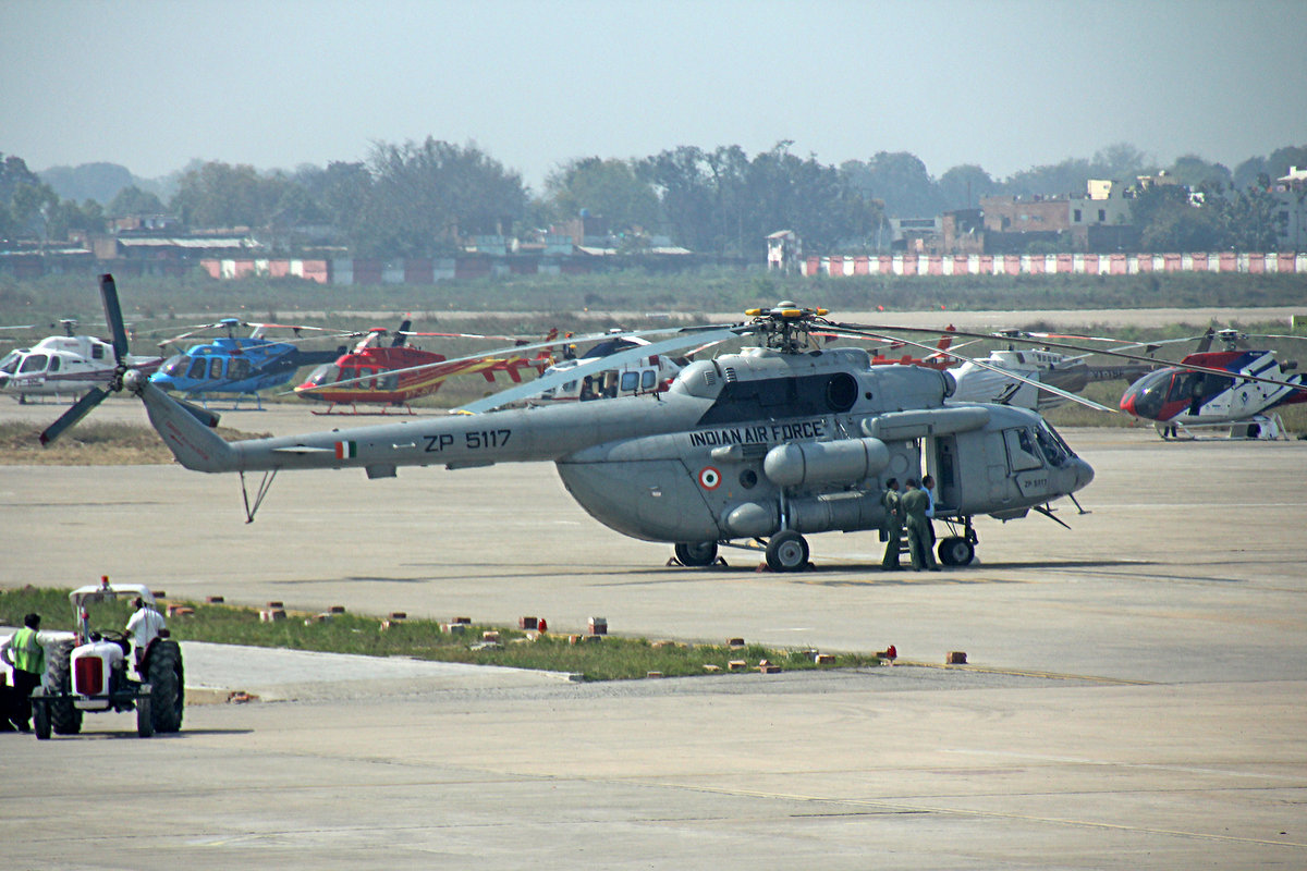 Indian Air Force, ZP5117, Mil Mi-17V-5, 03.März 2017, VNS Varanasi, India.