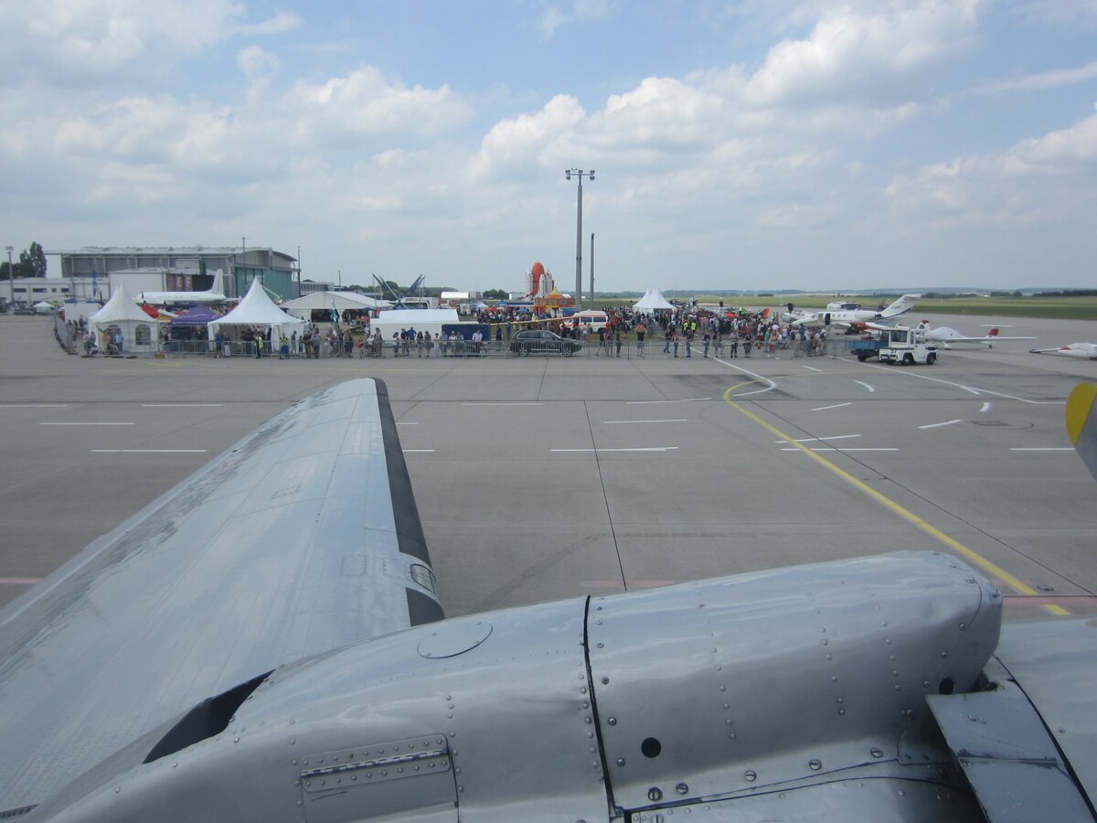 Innenbesichtigung der Douglas DC-3C PH-PBA am 22.06.19 auf dem Flughafen Erfurt-Weimar
