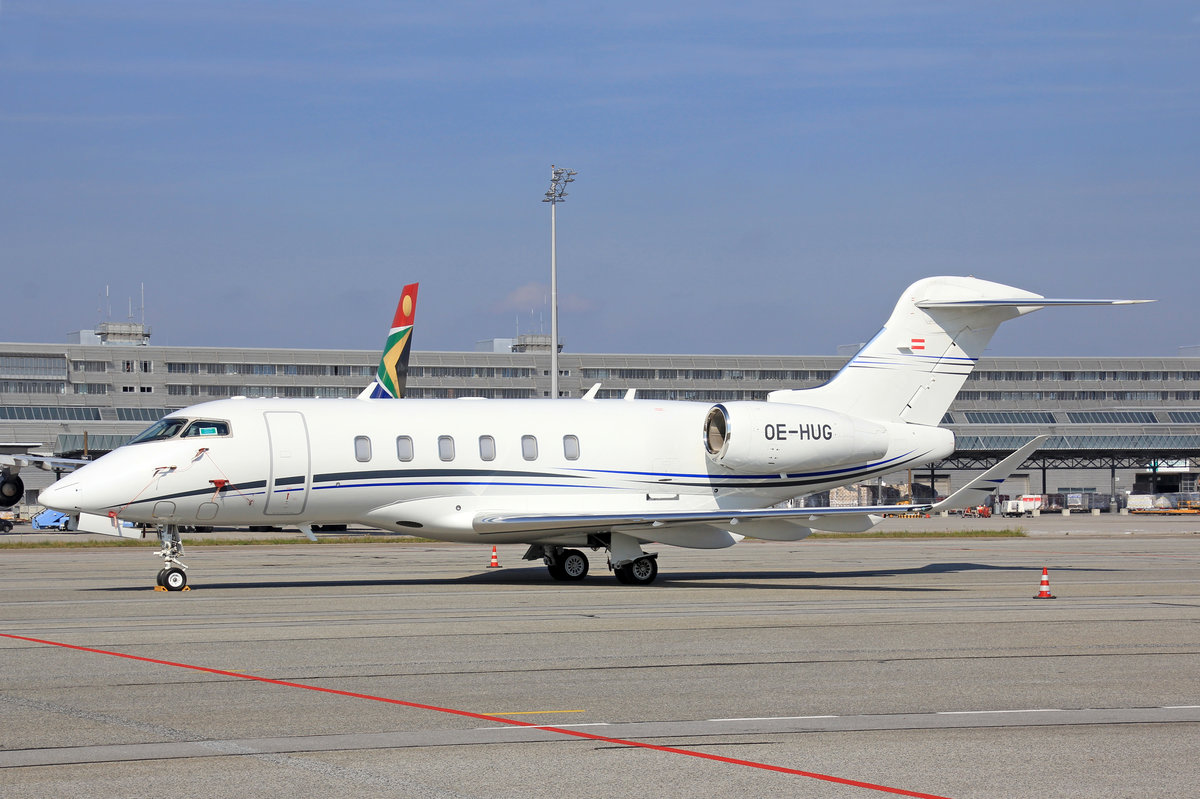 International Jet Management, OE-HUG, Bombardier Challenger 350, 24.September 2016, MUC München, Germany.