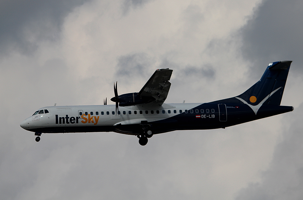 InterSky ATR-72-600 OE-LIB bei der Lsndung in Berlin-Tegel am 12.04.2014