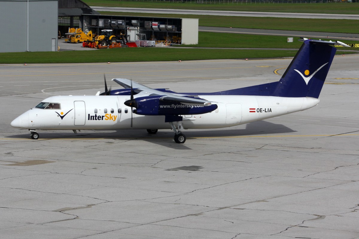 InterSky, OE-LIA, Bombardier DHC 8-314, 8.Oktober 2014, SZG Salzburg, Österreich.