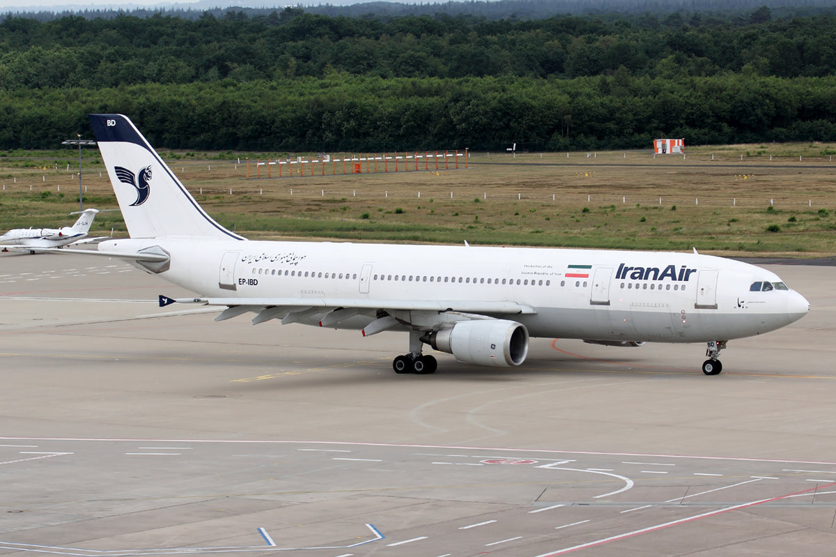 Iran Air Airbus A300B4-605R EP-IBD rollt zum Start am Flughafen Köln/Bonn 23.6.2017
