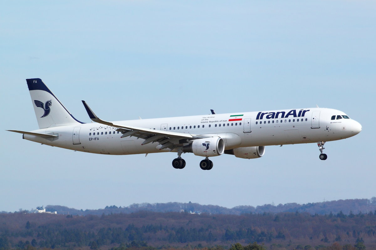 Iran Air, Airbus A321-211, EP-IFA. Aus Teheran (IKA) kommend im Endanflug auf Rwy 14L in Köln-Bonn (EDDK/CGN). Aufnahmedatum: 30.03.2018.