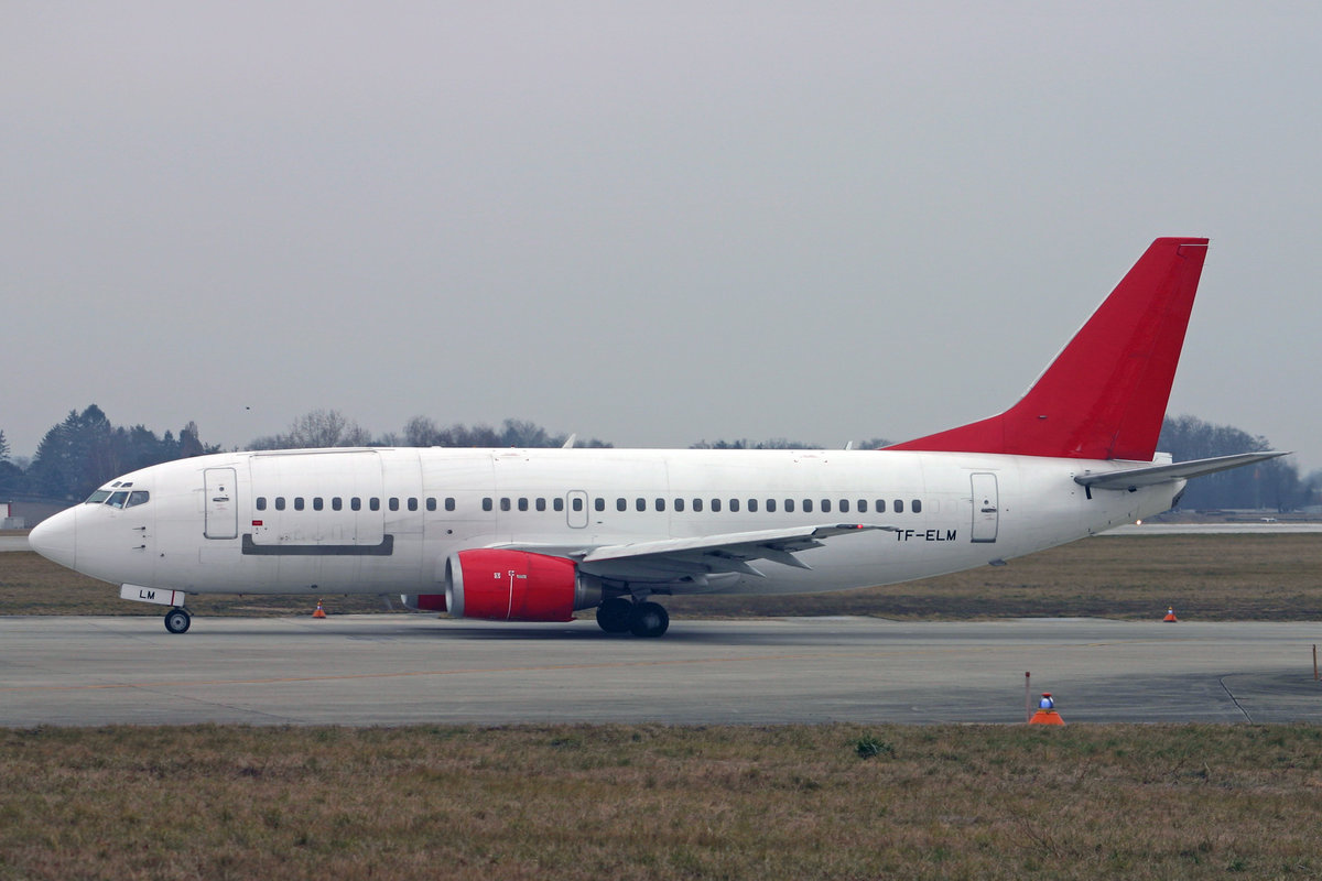 Islandflug, TF-ELM, Boeing 737-3M8, msn: 24021/1630, 15.Januar 2005, GVA Genève, Switzerland.