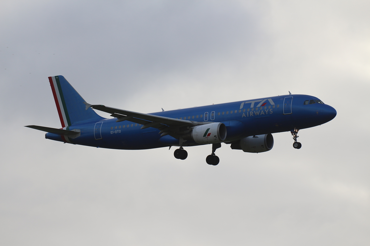 ITA, Airbus A 320-216, EI-DTO, BER, 10.101.2025