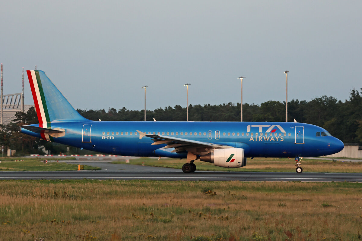 ITA Airways, EI-DTO, Airbus A320-216, msn: 4152,  Deborah Compagnon , 13.August 2025, FRA Frankfurt, Germany.