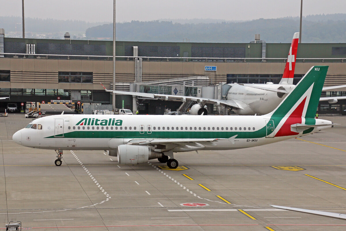 ITA - Italia Trasporto Aereo (in Alitalia Bemahlung), EI-IKU, Airbus A320-214, msn: 1217, 16.Oktober 2021, ZRH Zürich, Switzerland.