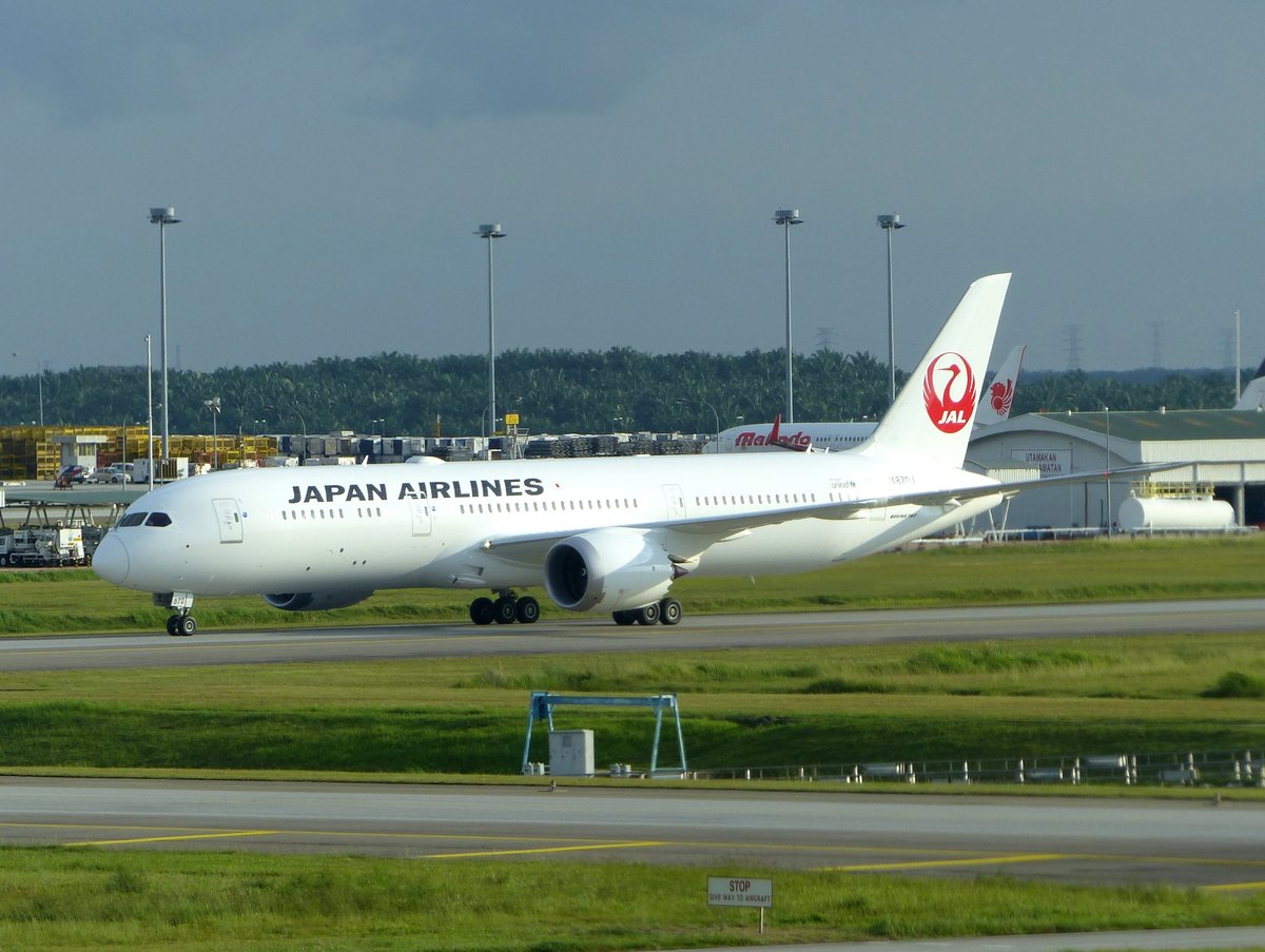 JA870J, Boeing 787-9 Dreamliner, Japan Airlines, Kuala Lumpur International Airport (KUL), 7.10.2017
