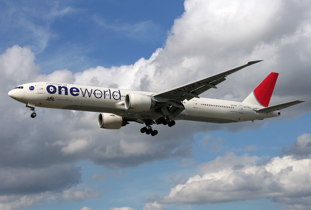 JAL One World B777-300 JA732J im Anflug auf 27R in LHR / EGLL / London Heathrow am 24.08.2011
