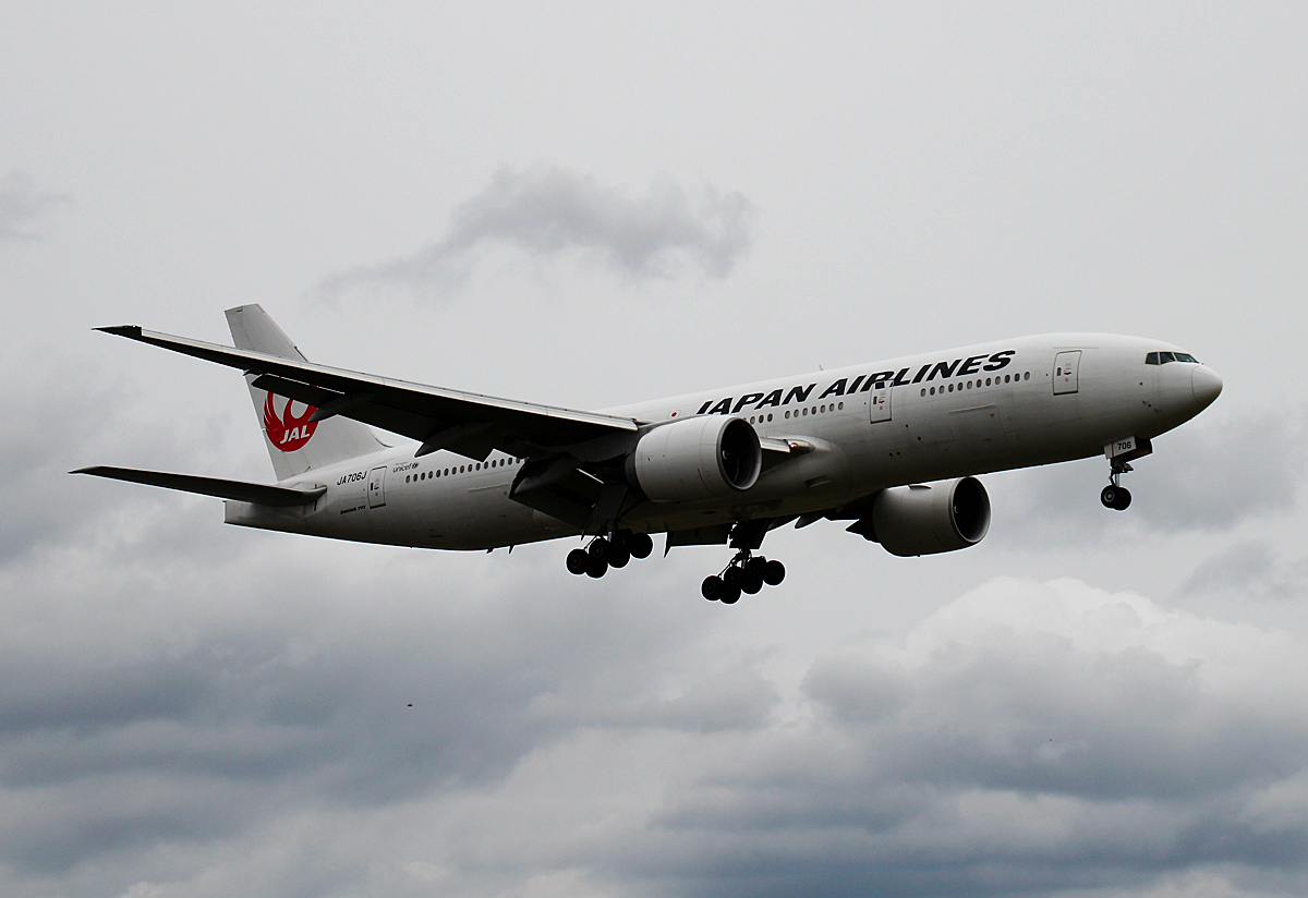 Japan Airlines, Boeing B 777-246(ER),JA706J, TXL, 14.07.2016