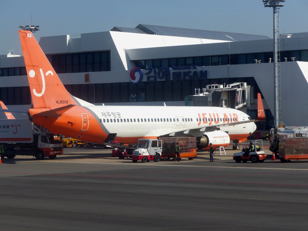 JEJU AIR, HL8206, Boeing 737-800, Busan-Gimhae Airport, 20.5.2016