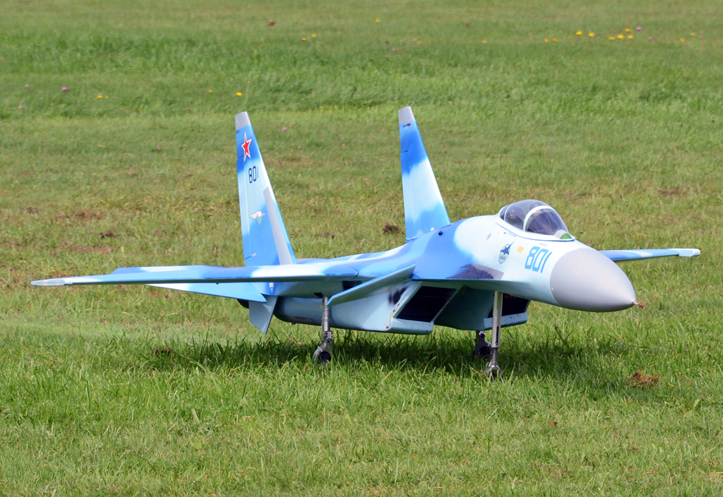 Jet-Flugmodell einer Suchoi SU-30 auf dem Flugplatz Wershofen - 07.09.2014